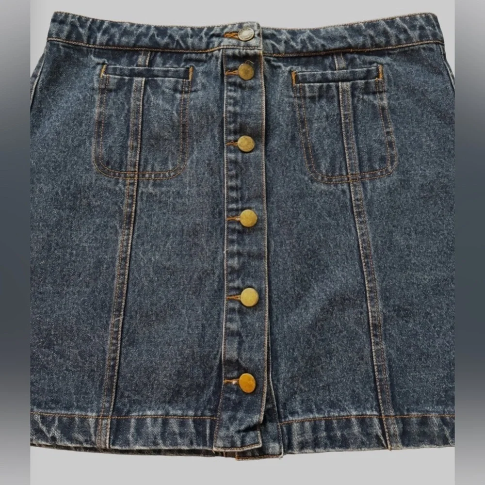 The Hanger dk wsh buttn frnt denim mini skrt w 2 frnt patch pckts SZ M Y2K 70’s